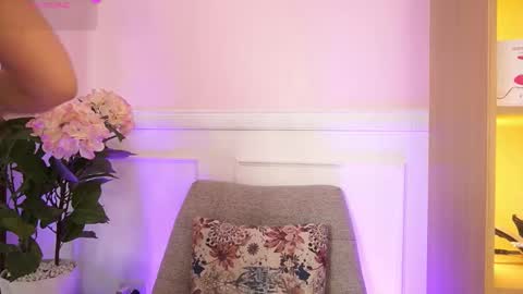 milacrave online show from 02-02-26, 11:42