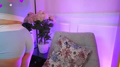 milacrave online show from 03-11-26, 12:22