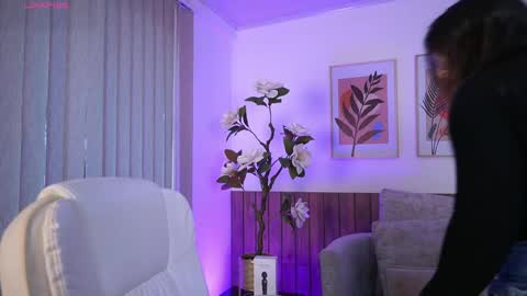 milacrave online show from 04-22-26, 11:34