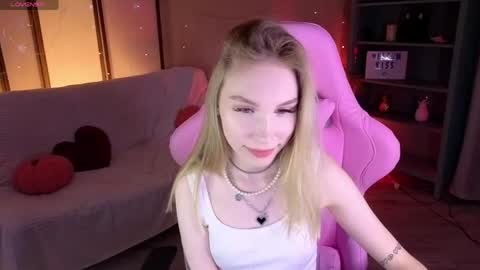 Mila online show from 04-21-26, 09:06