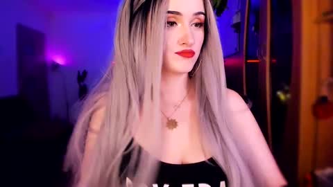 Snapshot of miladyjolie chatting on 01-17-25, 04:49 MiladyJolie online show from 01-17-25, 04:49