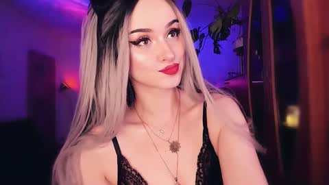 Snapshot of miladyjolie chatting on 02-19-25, 04:44 MiladyJolie online show from 02-19-25, 04:44