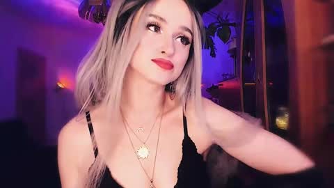 Snapshot of miladyjolie chatting on 03-04-25, 01:34 MiladyJolie online show from 03-04-25, 01:34