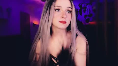 Snapshot of miladyjolie chatting on 09-09-25, 02:22 MiladyJolie online show from 09-09-25, 02:22