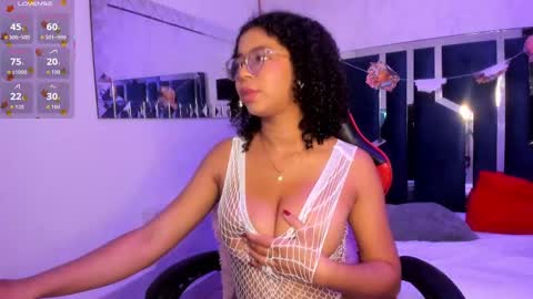 Milenna online show from 09-28-25, 05:02