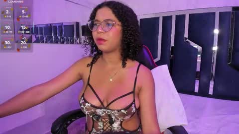 Milenna online show from 10-10-25, 04:33