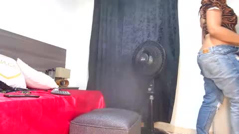 mila online show from 09-11-25, 04:01