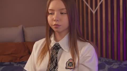 Snapshot of milaice chatting on 02-08-26, 01:58 Mila online show from 02-08-26, 01:58