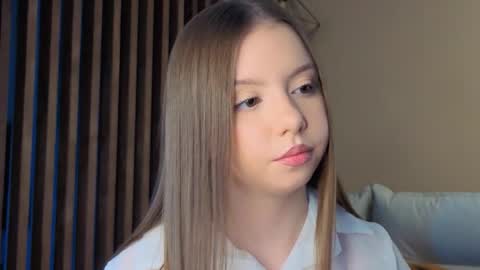 Snapshot of milaice chatting on 02-16-26, 02:35 Mila online show from 02-16-26, 02:35