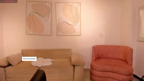 Snapshot of milalawrence_ chatting on 05-21-26, 11:50 Mila online show from 05-21-26, 11:50