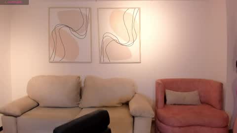 Snapshot of milalawrence_ chatting on 06-04-26, 01:28 Mila online show from 06-04-26, 01:28