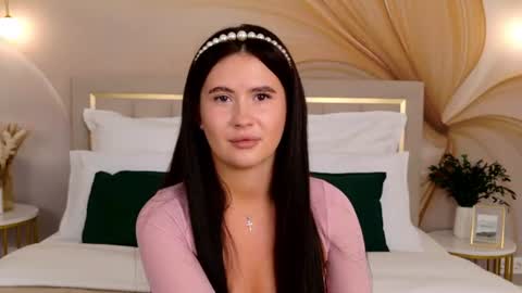 milaleoneli online show from 06-13-26, 04:27