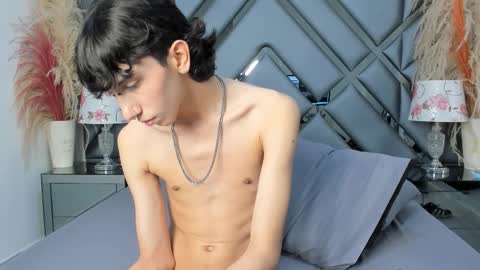 milan_lewiss online show from 11-15-25, 01:18