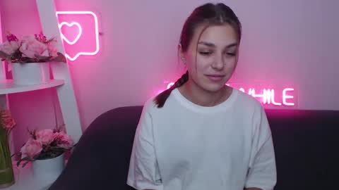 Snapshot of milanaangelas chatting on 01-13-25, 05:44 milanaangelas online show from 01-13-25, 05:44