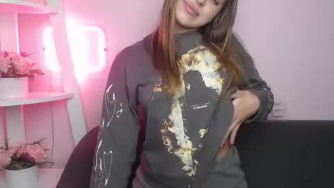 Snapshot of milanaangelas chatting on 11-16-25, 06:13 milanaangelas online show from 11-16-25, 06:13