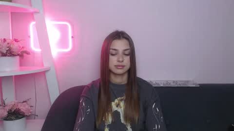 Snapshot of milanaangelas chatting on 11-23-25, 05:40 milanaangelas online show from 11-23-25, 05:40