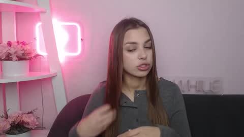 Snapshot of milanaangelas chatting on 12-14-25, 05:46 milanaangelas online show from 12-14-25, 05:46