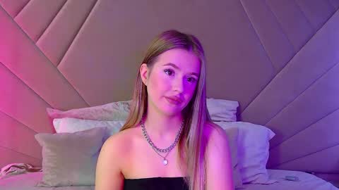 MilanaBalmain online show from 03-01-25, 04:47