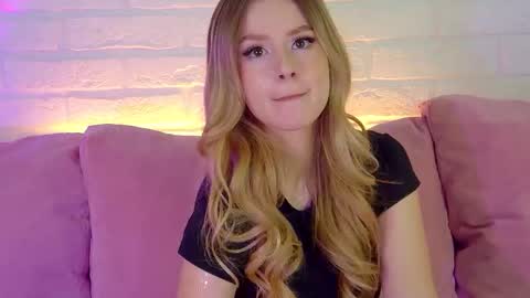 MilanaBalmain online show from 11-26-25, 04:19