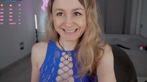 Snapshot of milanacamgirl chatting on 05-14-26, 05:20 Milana online show from 05-14-26, 05:20