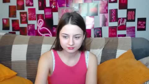 Snapshot of milanaroz chatting on 02-09-25, 12:19 milanaroz online show from 02-09-25, 12:19