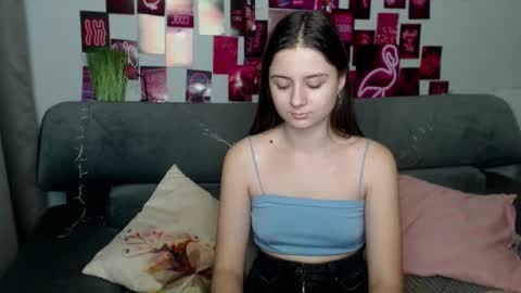 Snapshot of milanaroz chatting on 10-12-25, 05:12 milanaroz online show from 10-12-25, 05:12