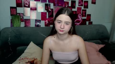 Snapshot of milanaroz chatting on 10-16-25, 04:57 milanaroz online show from 10-16-25, 04:57