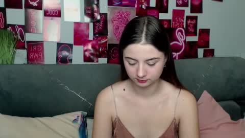 Snapshot of milanaroz chatting on 10-17-25, 04:59 milanaroz online show from 10-17-25, 04:59