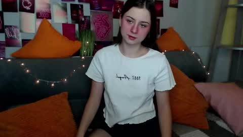 Snapshot of milanaroz chatting on 10-30-25, 05:53 milanaroz online show from 10-30-25, 05:53