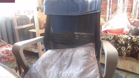 Snapshot of milanasvethoney chatting on 01-12-25, 10:23 Luna-- link in bio online show from 01-12-25, 10:23