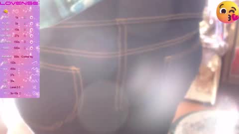 Snapshot of milanasvethoney chatting on 10-12-25, 12:15 Luna-- link in bio online show from 10-12-25, 12:15