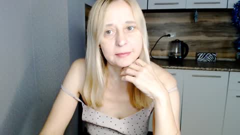 Milena online show from 01-08-25, 05:27