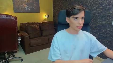 Snapshot of milandash chatting on 07-21-26, 07:11 MilanDash online show from 07-21-26, 07:11