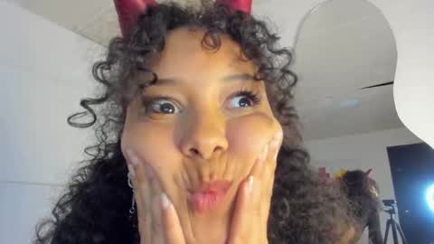 milanx2 online show from 02-14-25, 04:26