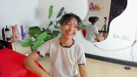 milanx2 online show from 02-28-25, 09:12