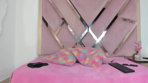 milanx2 online show from 10-25-25, 06:35