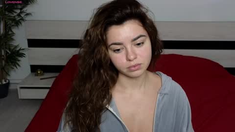 Snapshot of milania_hot_foxy chatting on 12-05-24, 07:05 Mila online show from 12-05-24, 07:05