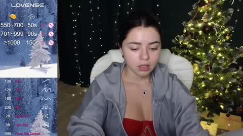 Snapshot of milania_hot_foxy chatting on 12-29-24, 10:03 Mila online show from 12-29-24, 10:03