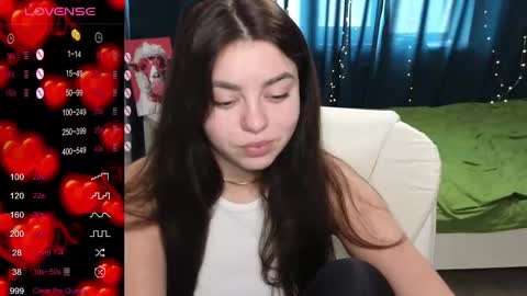 Snapshot of milania_hot_foxy chatting on 02-20-25, 01:19 Mila online show from 02-20-25, 01:19