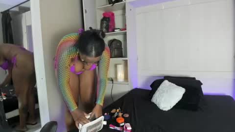 milasantoss online show from 07-08-26, 11:37