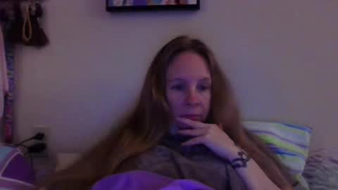 Mila online show from 04-27-26, 01:53