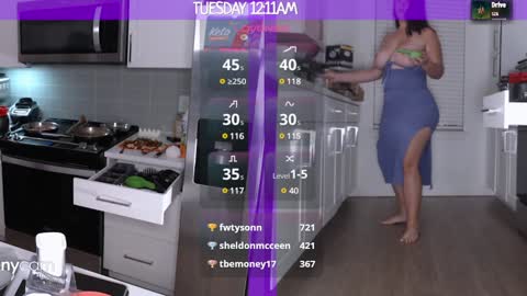 Snapshot of milavalentinax chatting on 03-04-25, 05:11 Mila Valentina online show from 03-04-25, 05:11