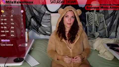 Snapshot of milavalentinax chatting on 10-18-25, 05:43 Mila Valentina online show from 10-18-25, 05:43