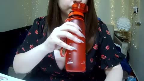 Snapshot of milaxcute chatting on 06-11-26, 09:18 Milaxcute online show from 06-11-26, 09:18