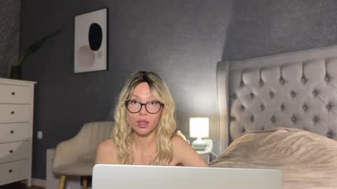 Mila online show from 04-14-26, 06:25