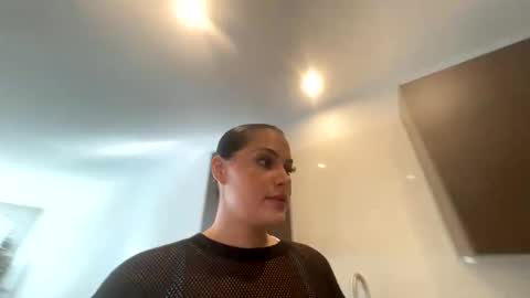 Snapshot of milehighflossy chatting on 11-13-25, 05:12 milehighflossy online show from 11-13-25, 05:12