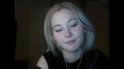 Snapshot of milena391630 chatting on 02-18-25, 05:20 Milena new nonude shy blonde natural online show from 02-18-25, 05:20