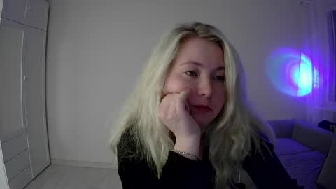 Snapshot of milena391630 chatting on 05-13-26, 09:00 Milena new nonude shy blonde natural online show from 05-13-26, 09:00