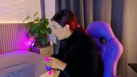 milena_lawson online show from 11-29-25, 10:40