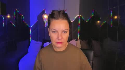 Milena online show from 09-17-25, 04:47